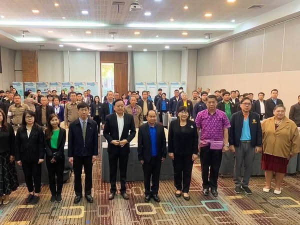 การสัมมนารับฟังและแลกเปลี่ยนความคิดเห็น การศึกษาการจัดทำ Model การพัฒนาโครงข่ายการคมนาคมในพื้นที่กลุ่มจังหวัดภาคตะวันออกเฉียงเหนือและภาคเหนือ